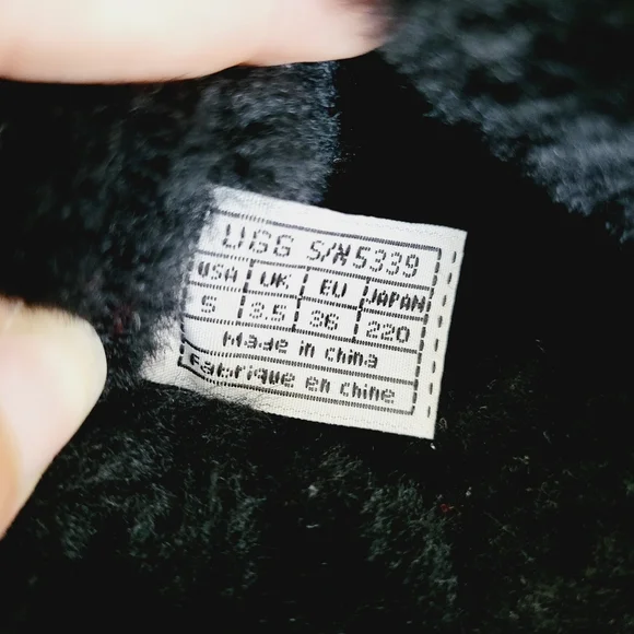 UGG Slippers - Picture 3 of 6